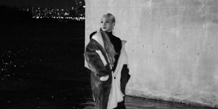 CL опубликовала серию черно-белых фотографий