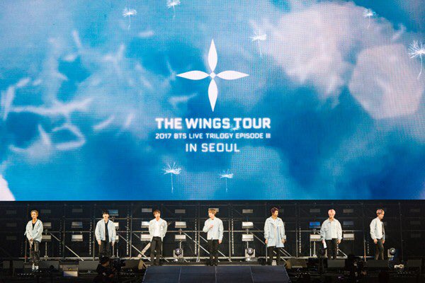 BTS: Первый день концертного тура Wings. Океан из людей