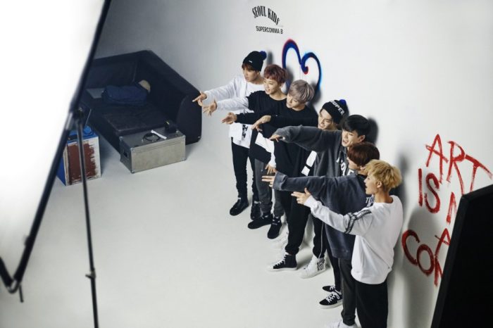 "Supercomma B" опубликовали новое закулисное видео с фотосессии группы NCT 127