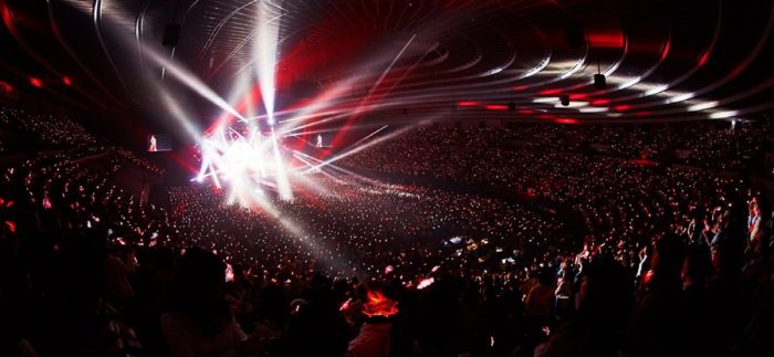 C.JES Entertainment поделились фотографиями с сольных концертов Ким Дже Джуна