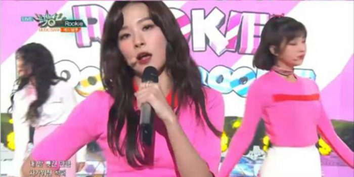 Сыльги из Red Velvet профессионально среагировала на казус с микрофоном во время "Music Bank"