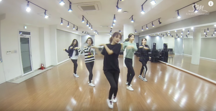 Red Velvet выпустили танцевальную практику к "Rookie"