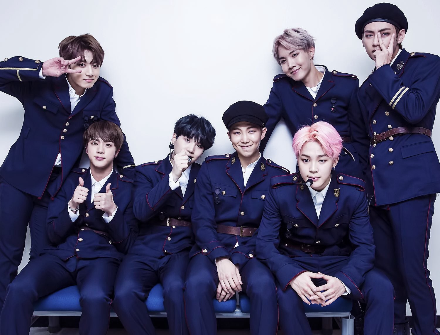 BTS с альбомом "WINGS: YNWA" бьют новый рекорд по продажам