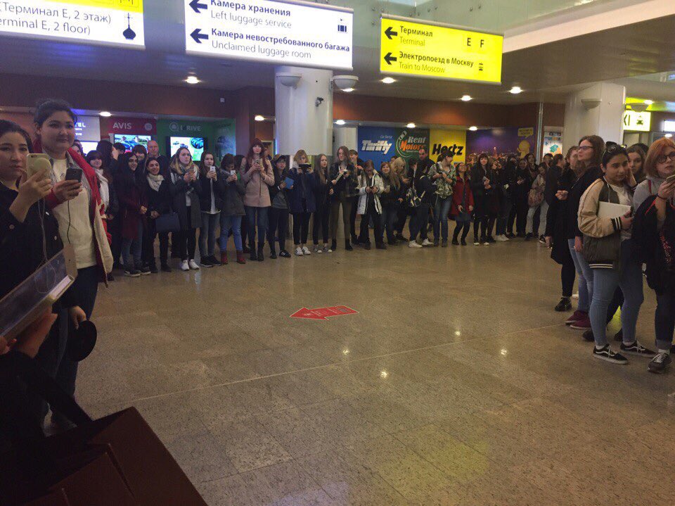 Чанель из группы EXO прилетел в Москву