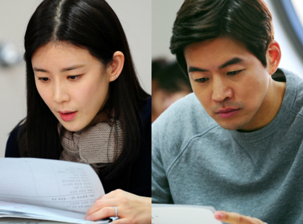 Ли Бо Ён и Ли Сан Юн на чтении сценария дорамы "Шёпот"