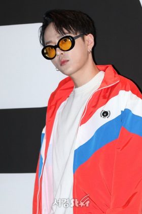 ЧунХён и ДуДжун из Highlight были замечены на Неделе моды в Сеуле