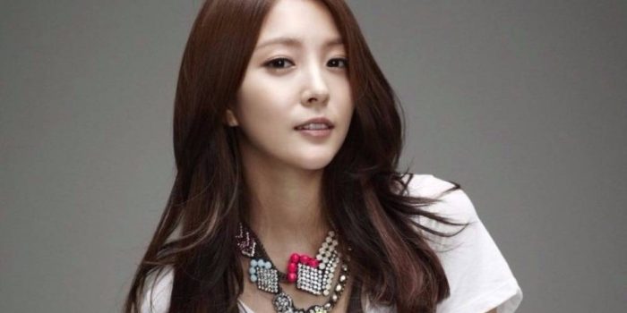 Поклонники критикуют SM Entertainment за допущенную ошибку в имени БоА