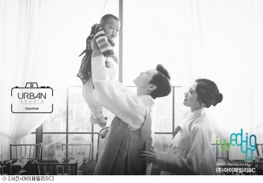 ДонХо (U-KISS) показал драгоценные фотографии с первого дня рождения сына