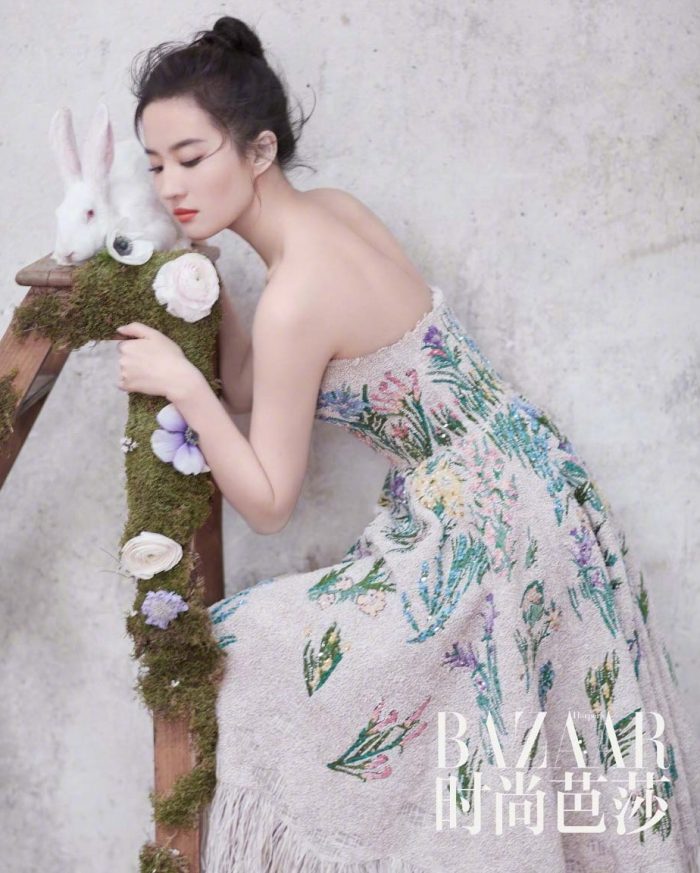Бесконечно прекрасная Лю И Фэй в майском выпуске Harper’s Bazaar