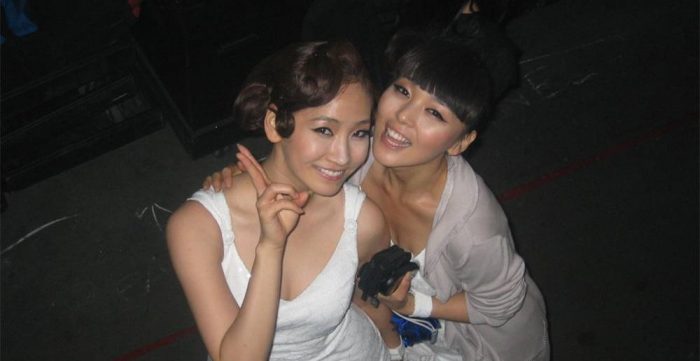 Бывшие участницы Wonder Girls Сон Е и Йенни собрались вместе