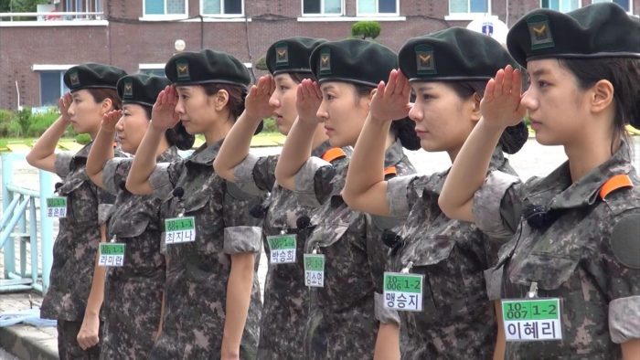 Корейская армия голосует: кто из девушек-айдолов должен пройти военную подготовку