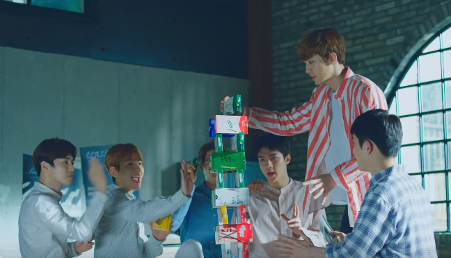 Участники EXO в новом рекламном ролике для "Pepero"