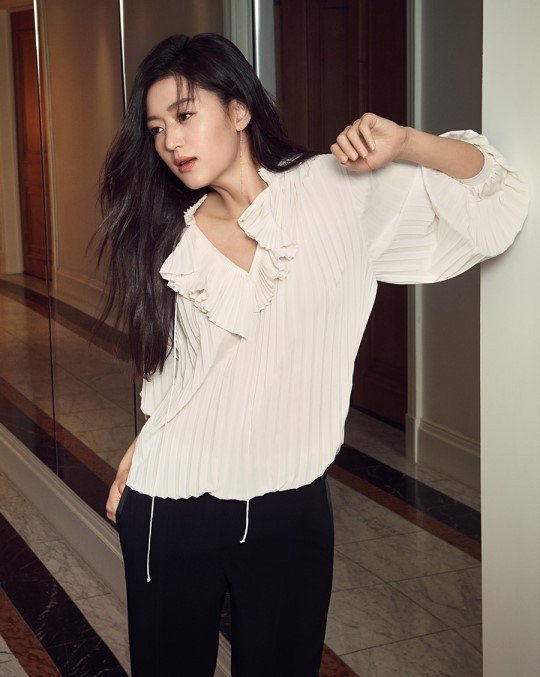 Чон Джи Хён в новой фотосессии для журнала "Elle"