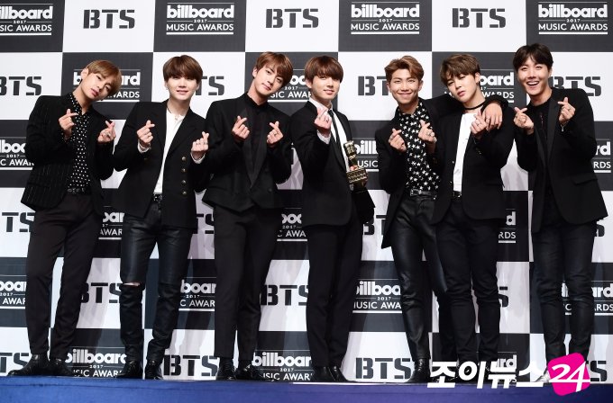 The Korea Times: BTS благодарят легенд К-поп за вклад в их победу на Billboard
