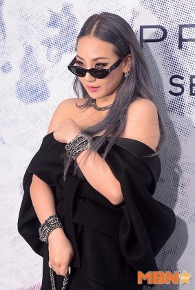 Юна, CL, Дженни, G-Dragon и другие на выставке "Chanel" в Сеуле