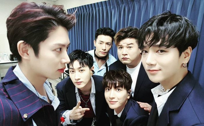 Хичоль радует поклонников фотографиями воссоединившихся участников Super Junior