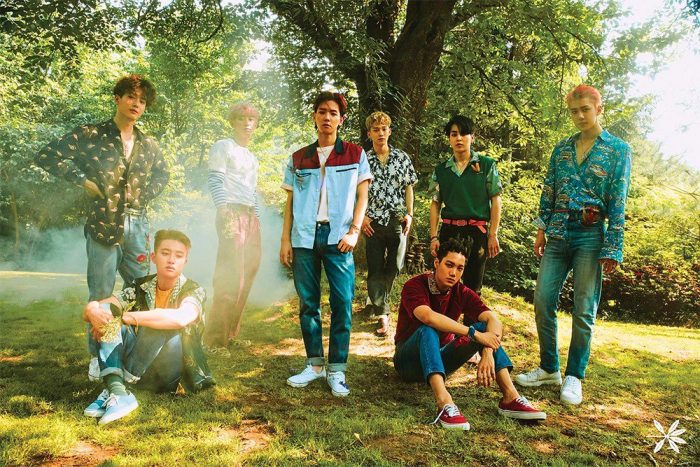 EXO возглавляют чарт Billboard World Albums