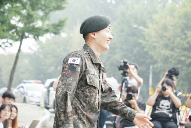 Ынхёк из Super Junior завершил свою военную службу