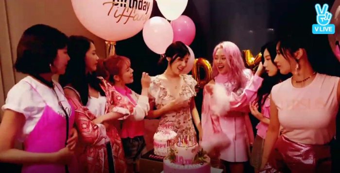 Girls' Generation отпраздновали День Рождения Тиффани и 10 годовщину группы со дня дебюта