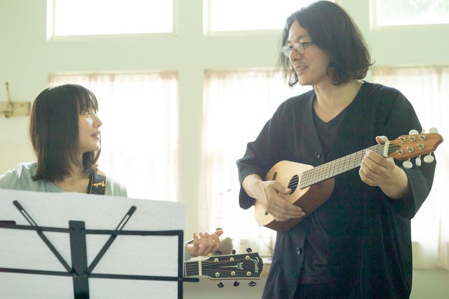Ниияма Шиори объединяется с Чарой и Иваи Сюндзи для сингла «Sayonara Watashi no Koigokoro»
