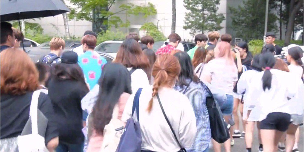 Сасен-фанаты снова угрожают безопасности участников группы Wanna One
