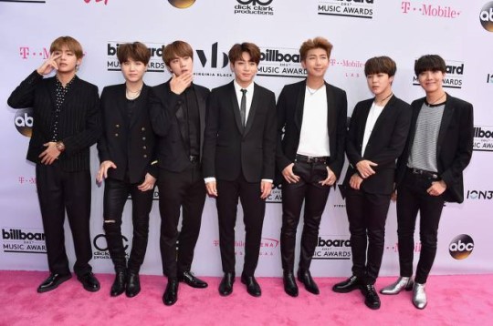 [Скандал] Журнал Xports высказал сомнения в победе BTS на церемонии Billboard: причины и реакция фанатов