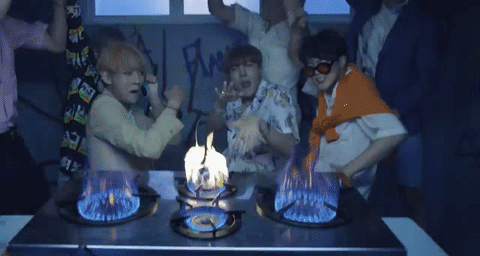 BTS и их клип на песню "Fire" преодолели отметку в 200 миллионов просмотров