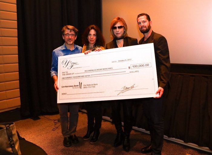 Йошики из X JAPAN пожертвовал 100 тысяч долларов пострадавшим от ураганов в США