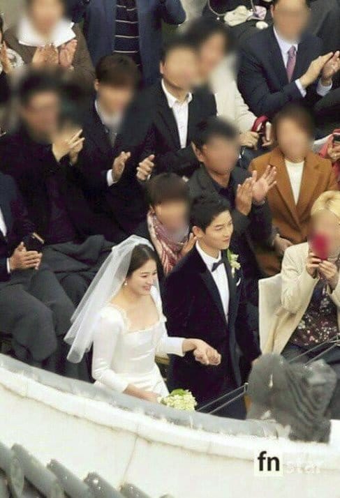 Поклонники делятся фотографиями со свадьбы "Сон-Сон" в социальных сетях