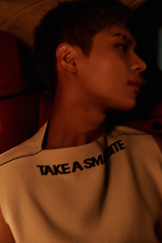 [КАМБЭК] Тэмин из SHINee выпустил три версии сольного клипа на песню "MOVE"