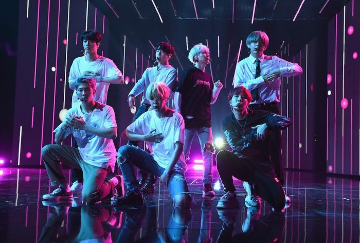 Не пропустите выступление BTS с песней "DNA" на "2017 American Music Awards"