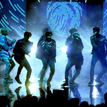 Организаторы "2017 American Music Awards" опубликовали официальные фотографии участников BTS