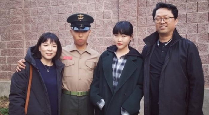 Су Хён из Akdong Musician навестила брата в армии