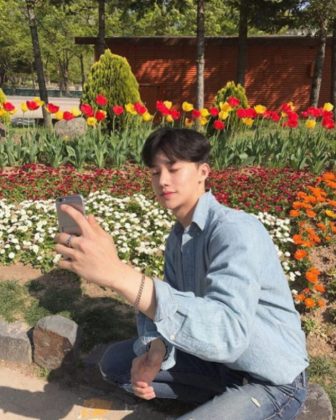 Корейский студент стал моделью благодаря популярности в Инстаграме
