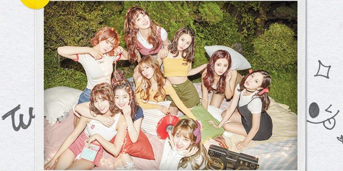 TWICE и их новая песня "Likey" возглавляют ведущие музыкальные чарты Кореи