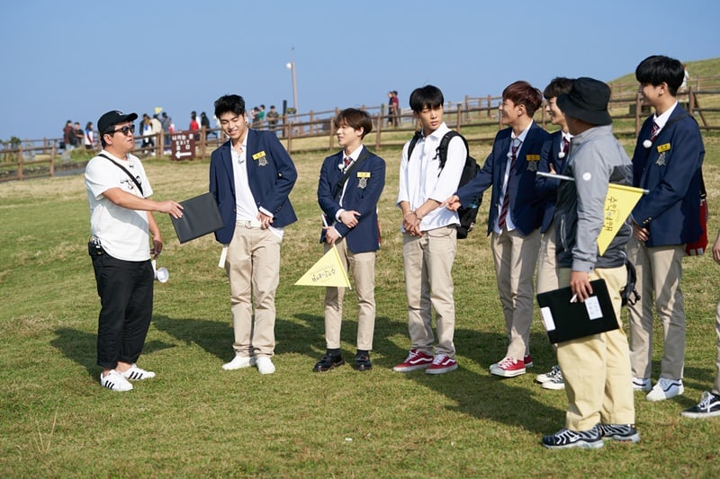 Участники iKON поделились своими эмоциями после школьной поездки