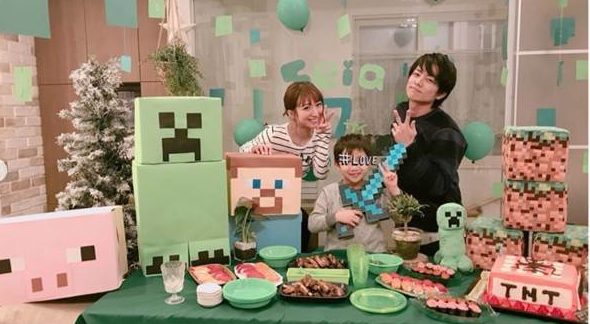 Цудзи Нозоми приготовила вечеринку в стиле Minecraft для своего сына