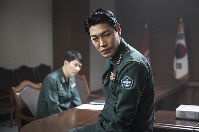 [ОБЗОР] "Конфиденциальность первого уровня" - первый фильм о военной коррупции в Корее