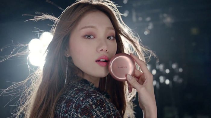 Актриса Ли Сон Гён в рекламе бренда "Laneige"