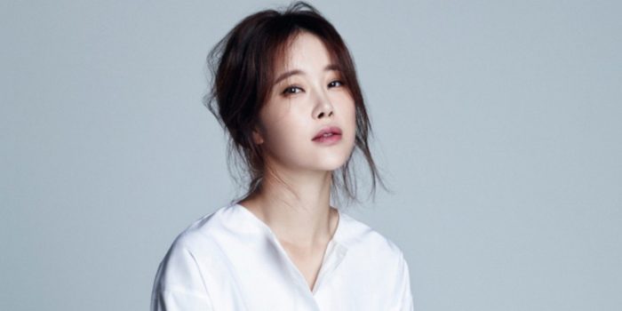 Бэк Джи Ён не стала отменять концерт в Сеуле из-за скандала с мужем