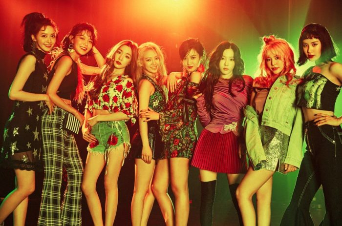Восемь участниц Girls' Generation воссоединились, чтобы поприветствовать фанатов