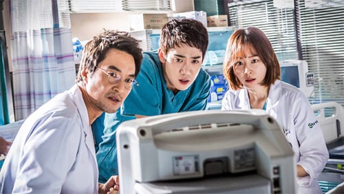 Представители SBS ответили на слухи о выпуске второго сезона дорамы "Учитель Ким, доктор-романтик"