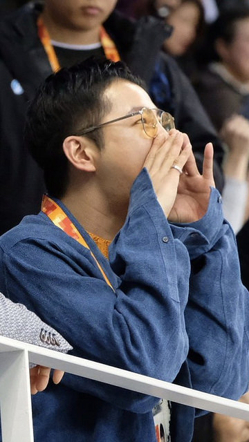 Чан Гын Сок вместе с поклонниками посетил хоккейный матч Паралимпийских игр