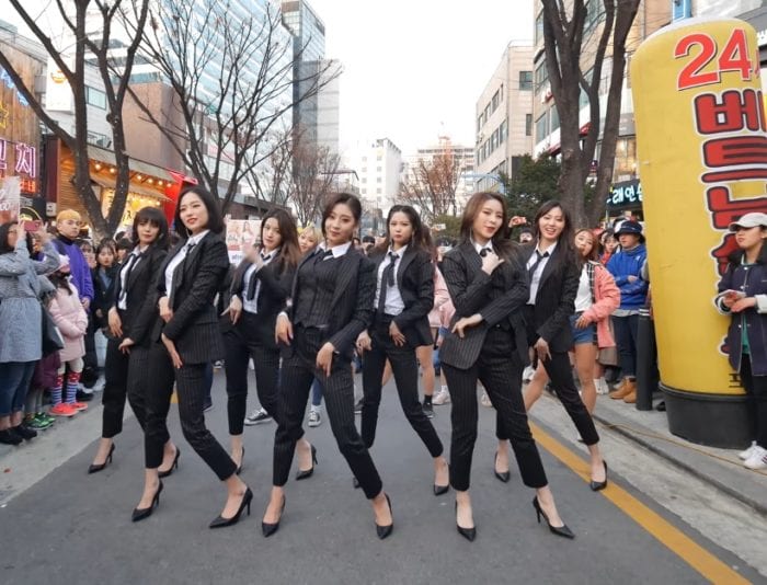 CLC присоединились к уличному выступлению танцевальной кавер-группы