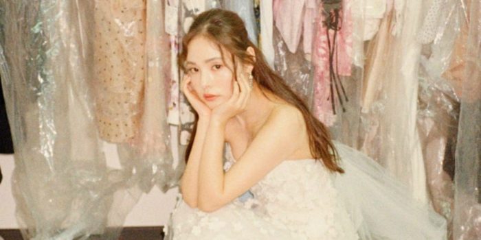 Новобрачная Мин Хё Рин очаровала нетизенов фотографией в белом платье