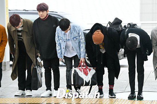 Действительно ли Wanna One принесли свои извинения в аэропорту?