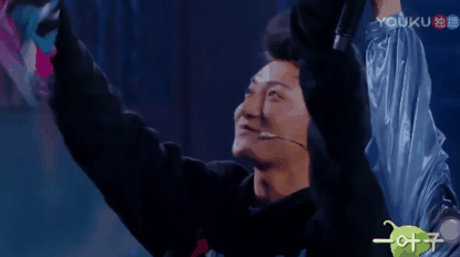 Это забавно: Тао был атакован полотенцем в эпизоде Street Dance of China!