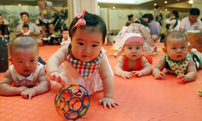 Растёт число корейских детей, усыновлённых иностранными гражданами