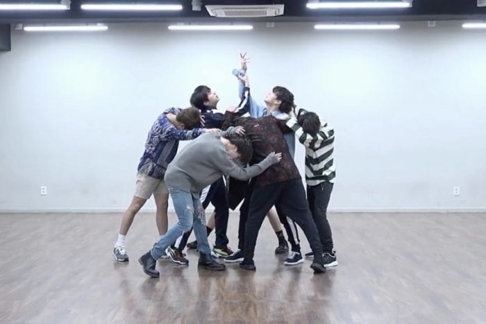 BTS выпустили танцевальную практику на трек "Fake Love"