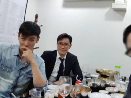 Актёр Ли Бён Хон и T.O.P на совместном ужине + новые фото G-Dragon на службе